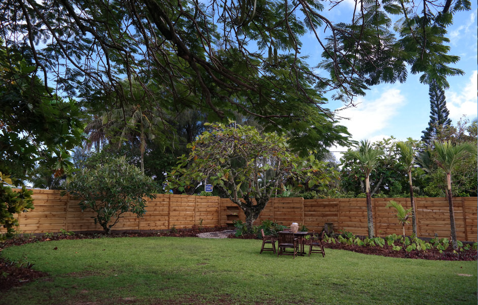 Kavera Beach House garden, Rarotonga