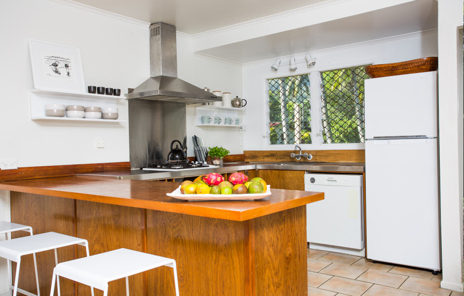 Breakfast bar to kitchen - Kavera Beach House, Rarotonga